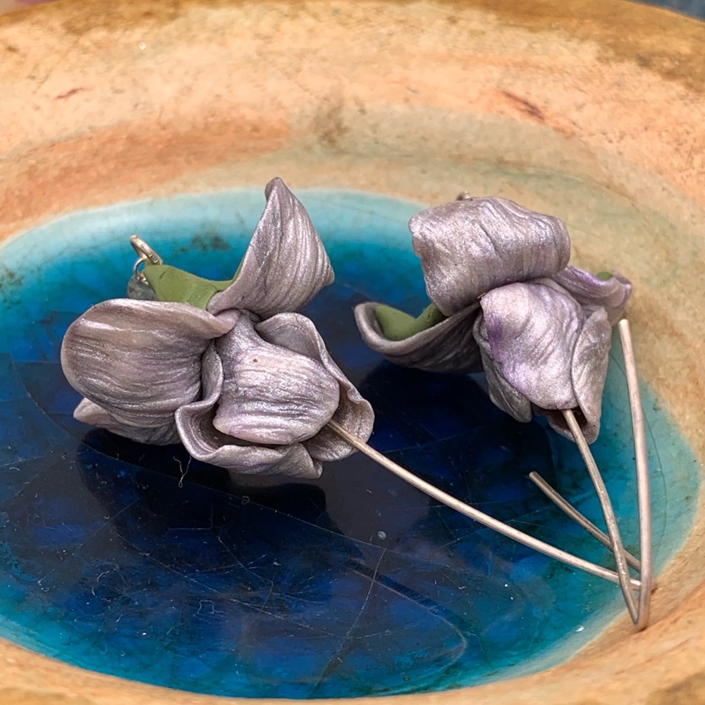 Handmade Iris dangle silver earrings & Aquamarine - Picture 3 of 7